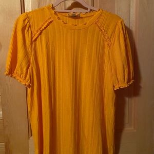 Light weight short sleeve Loft tee in size medium